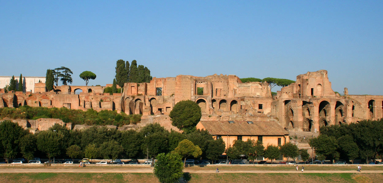 Discover the surroundings of Hotel Dei Mellini in Rome