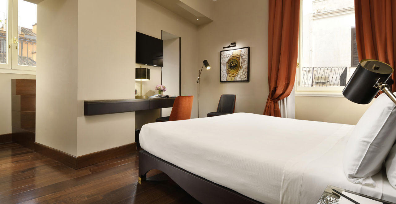 Book the Family Premium room of Hotel L'Orologio Rome