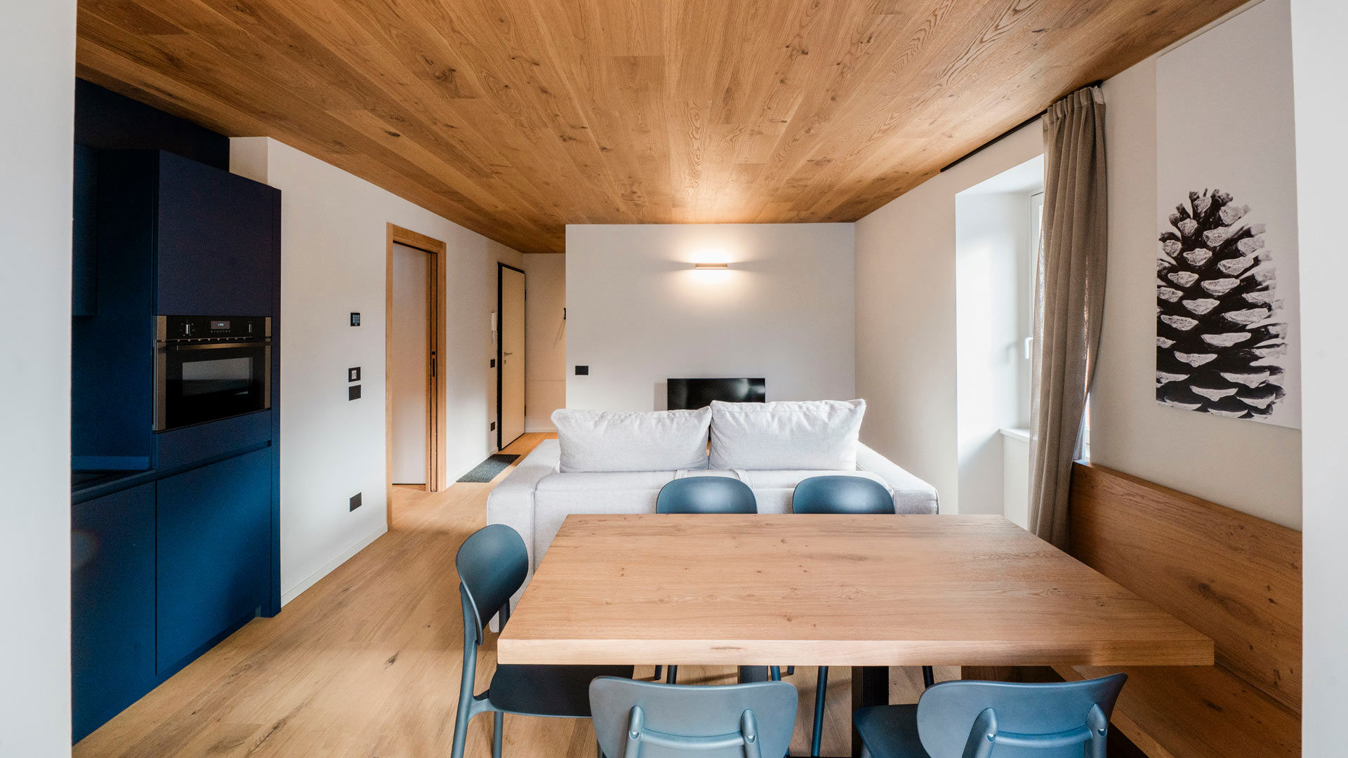 Appartamento trilocale superior con balcone e vista panoramica 6