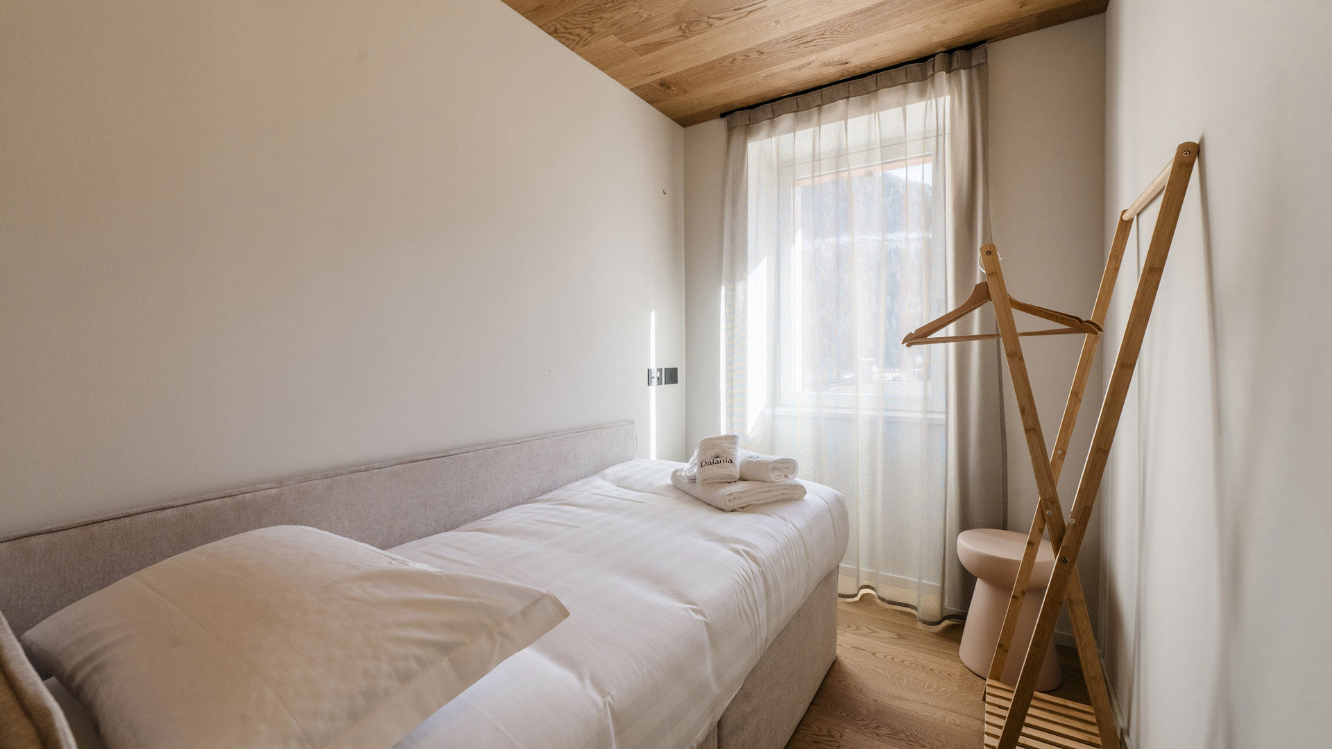 Appartamento trilocale superior con balcone e vista panoramica 8