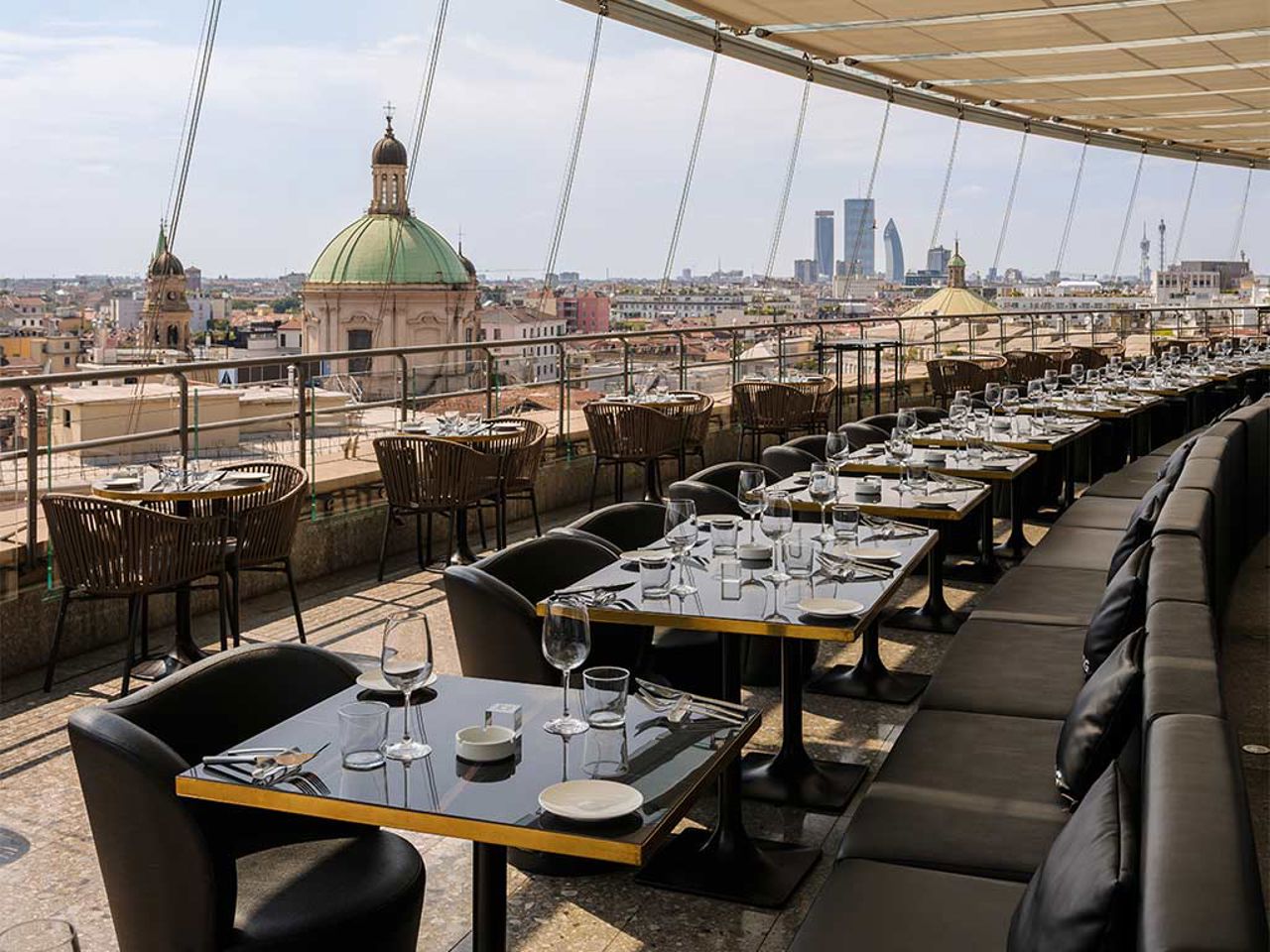 Choose The Roof Milan of Hotel The Square for events