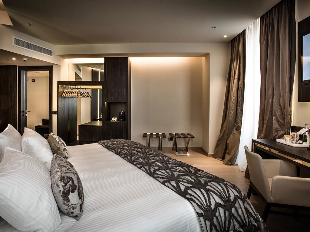 Discover the Exclusive Room of The Square Milano near Duomo