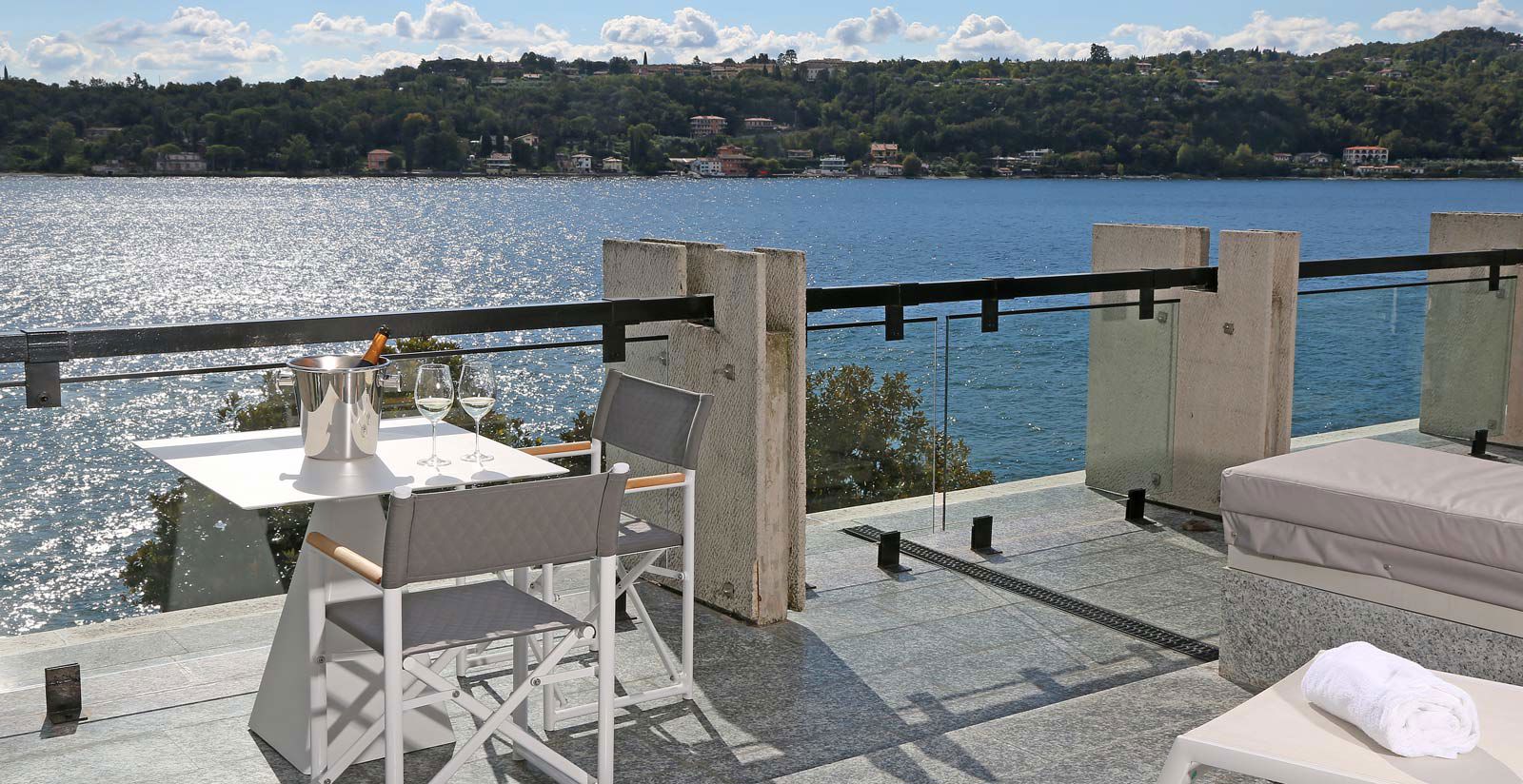 Panoramic Suite con Terrazza Vista Lago 1