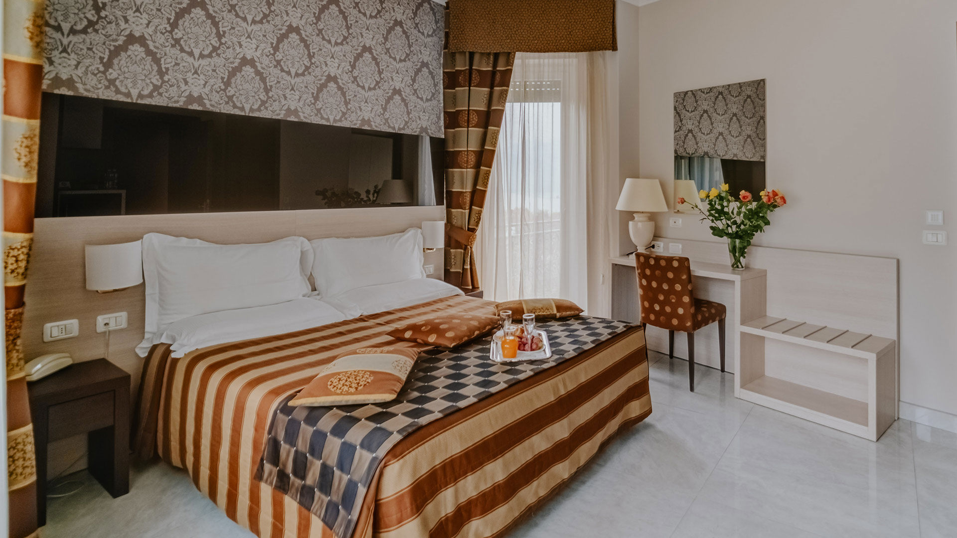 Deluxe Mountain View 3