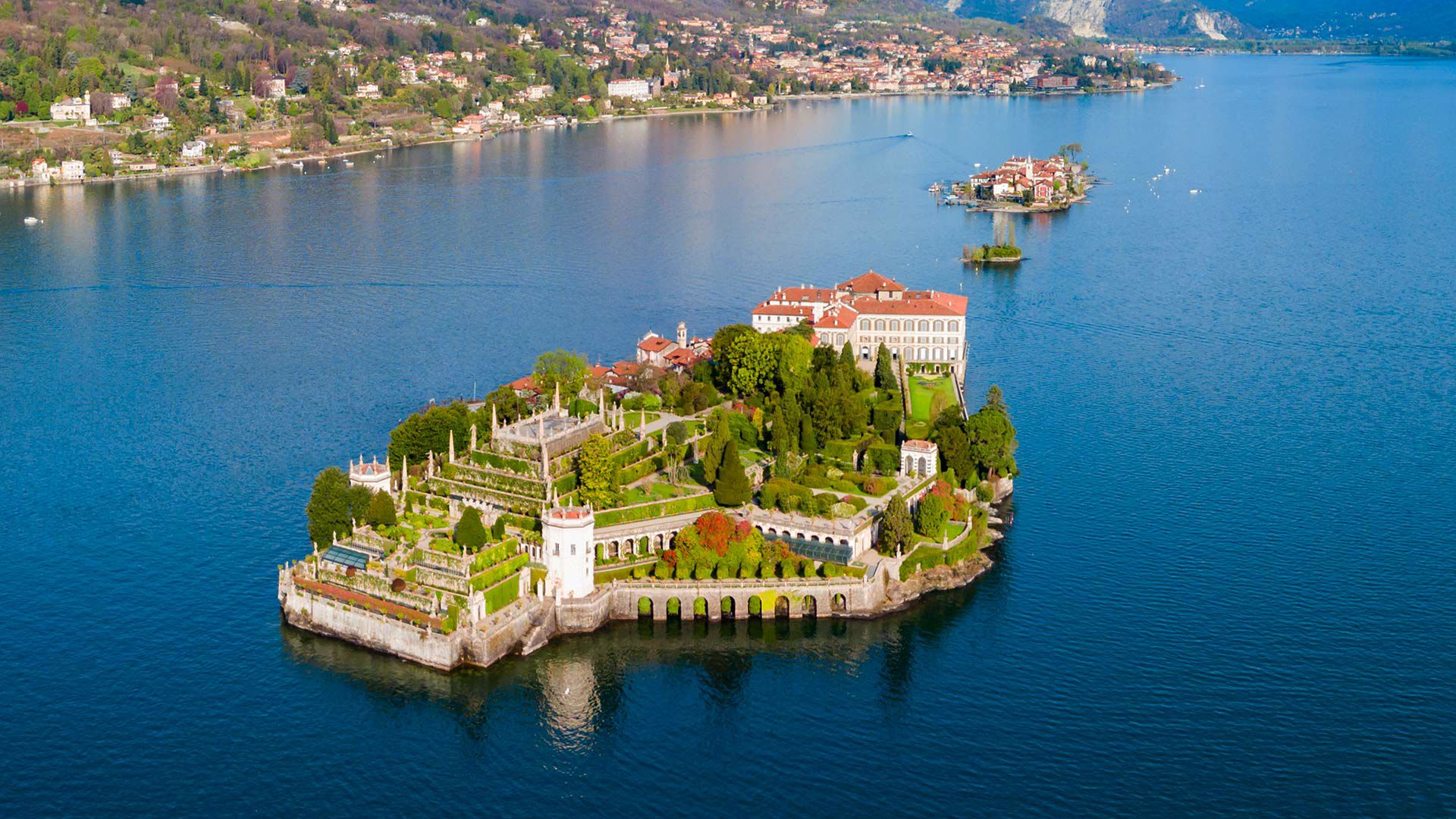 Book Hotel Flora and find out what to see in Stresa