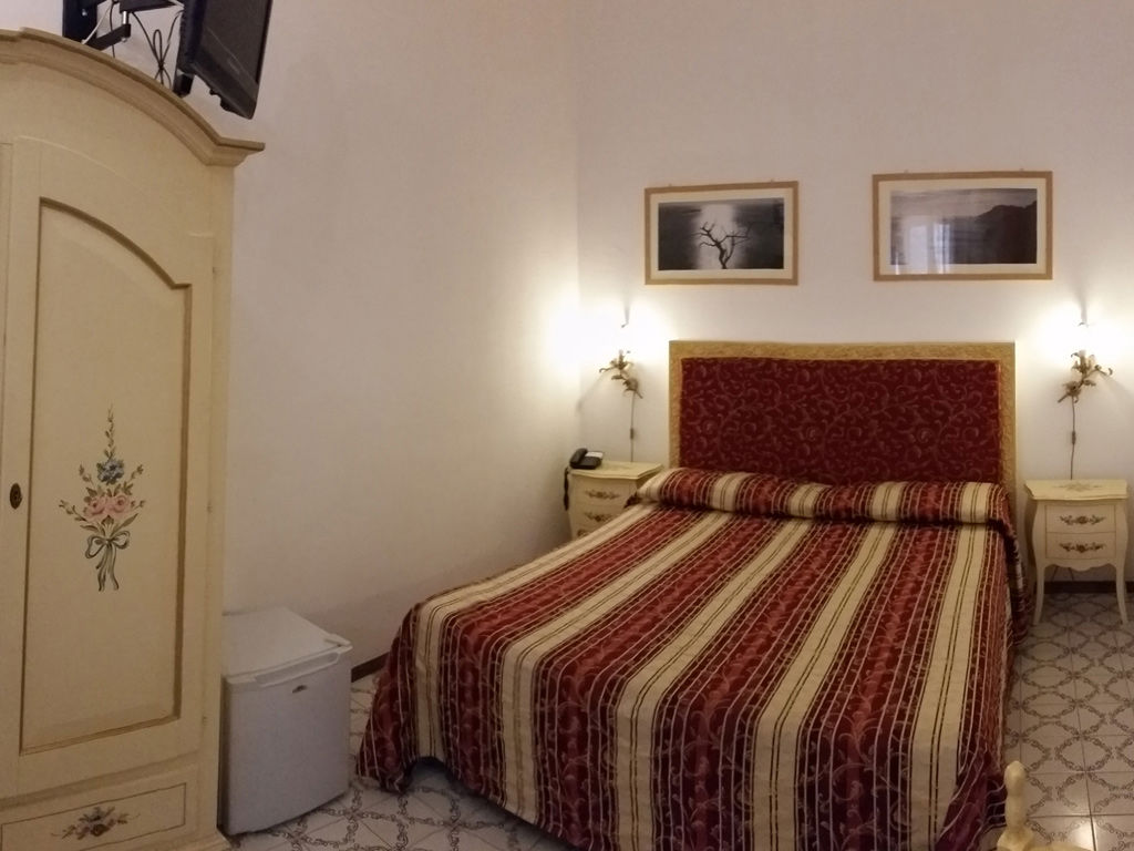 Camera Standard Tripla