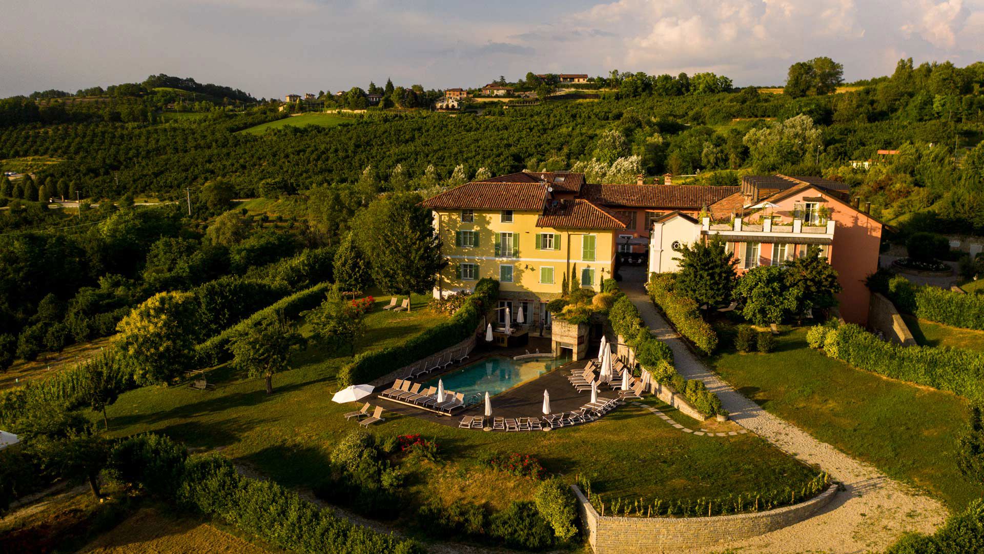 Discover Villa D'Amelia, near Alba in Piedmont