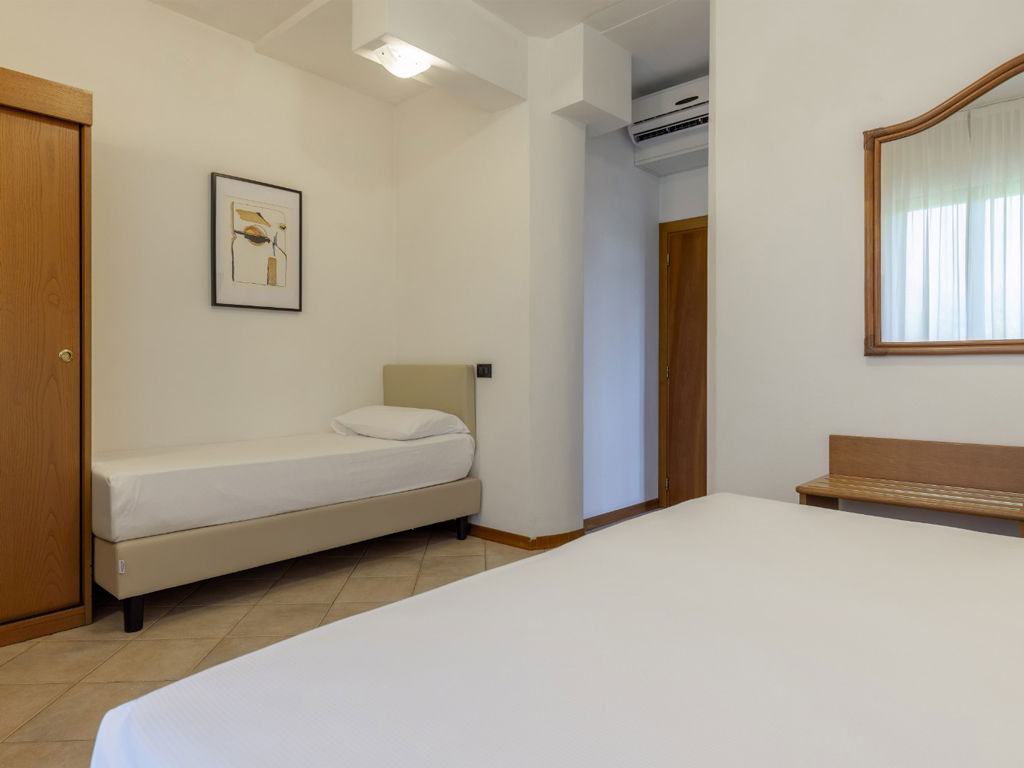 Трехместный номер Superior с балконом 8