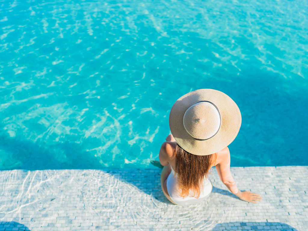 Nuotata in piscina nel nostro uliveto