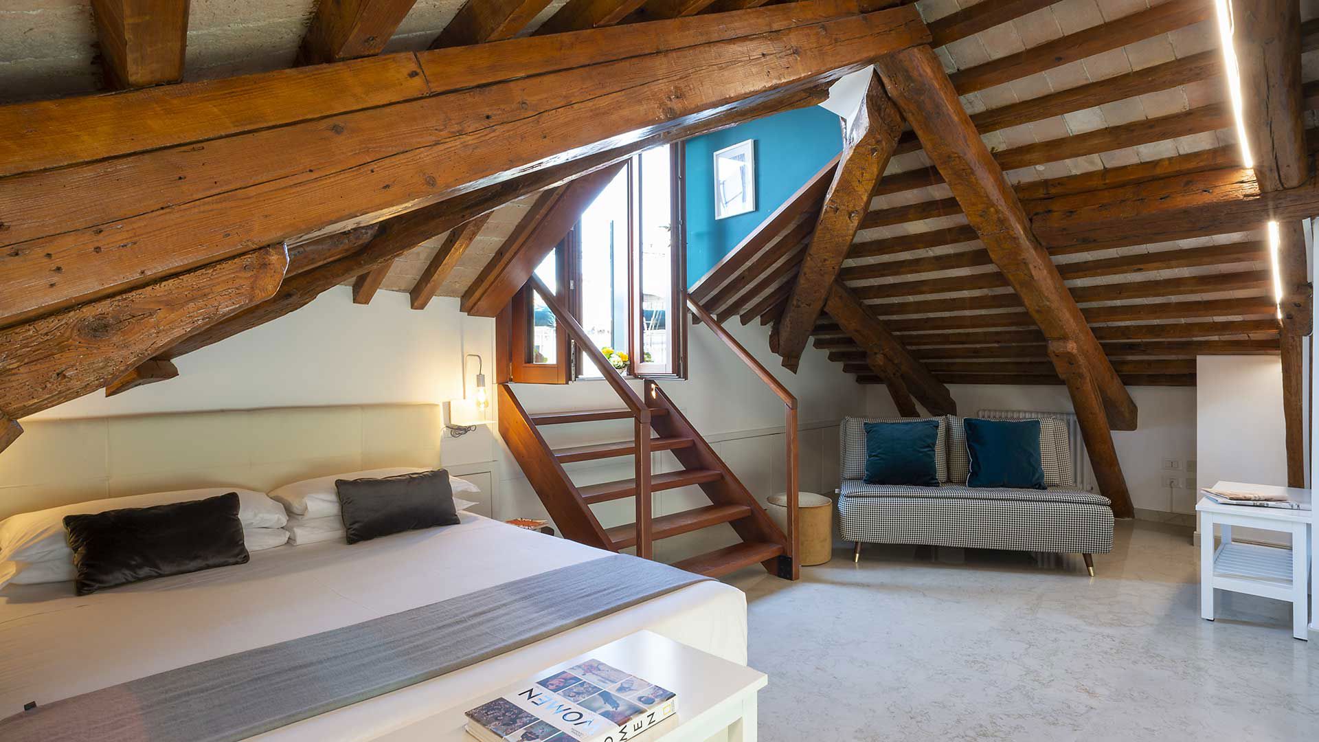 Prestige Room with Balcony 2