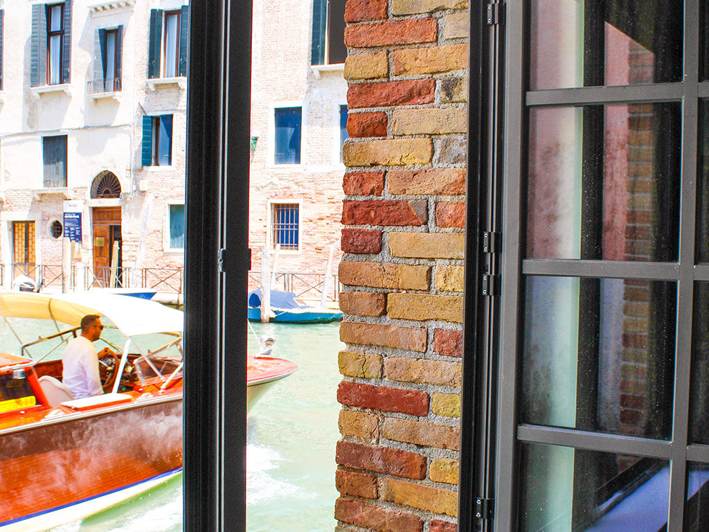 Zimmer mit Kanalblick 15