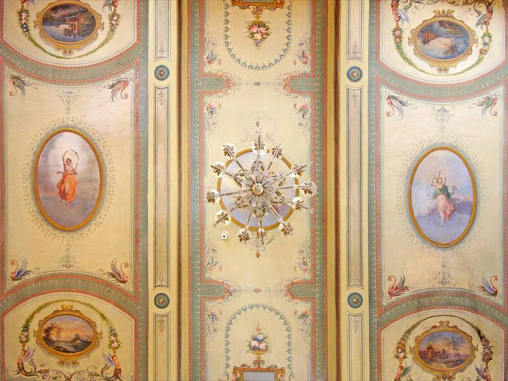 Les Diamants, the charm of an old Roman luxury guest house. 4