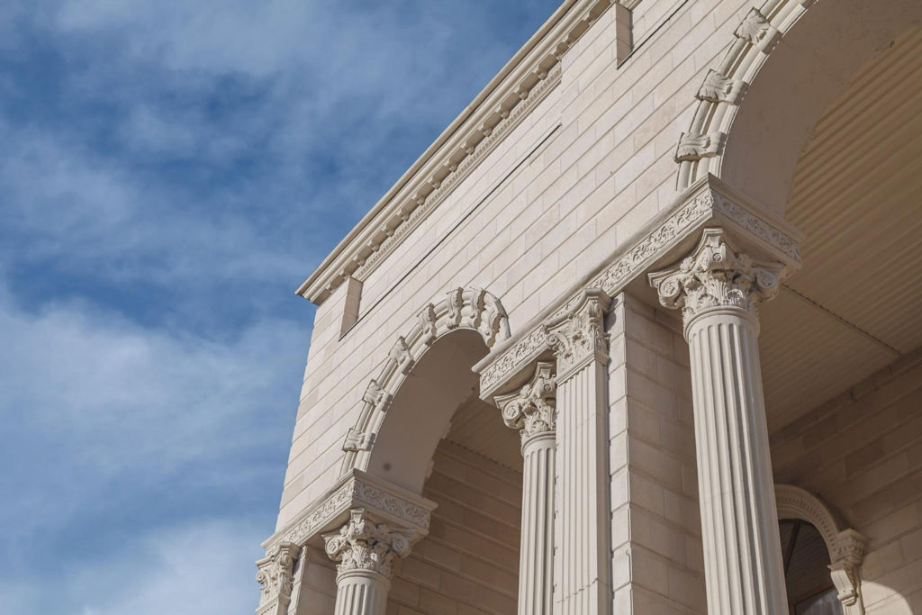  Luxury accommodations at Palazzo Pierret and Via Margutta with views of Piazza di Spagna, just steps away from Romes main monuments. 2