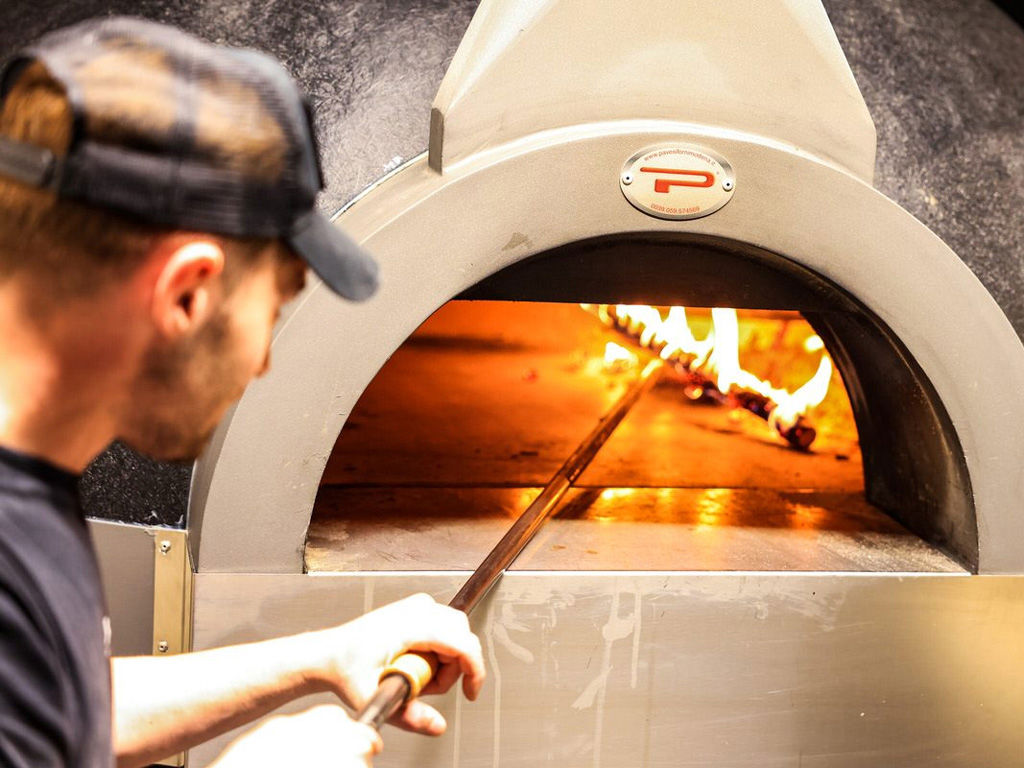 Ristorante & Pizzeria 4