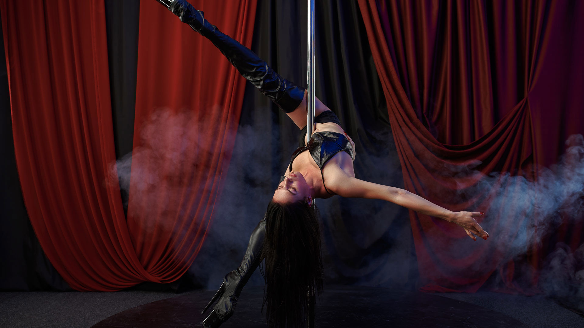 Sensual Circus 7