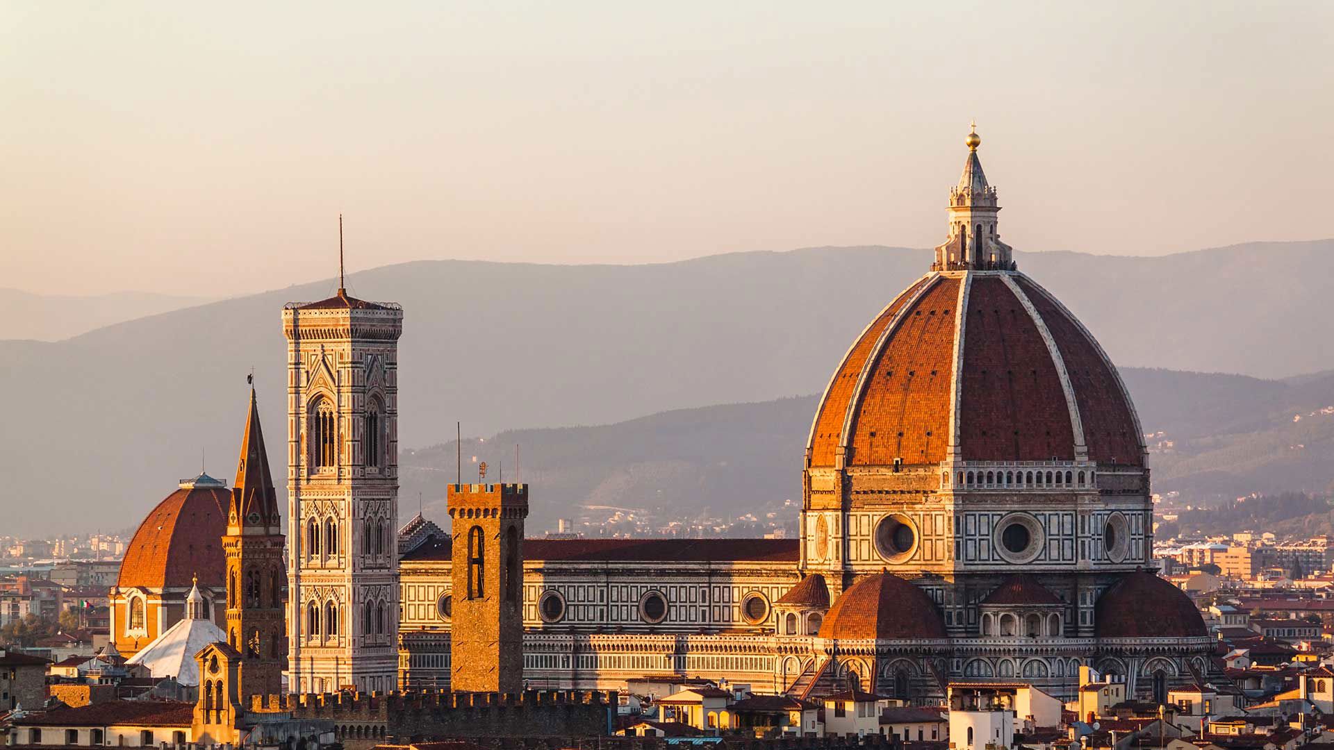 Piazza del Duomo and the Brunelleschi cupola 1