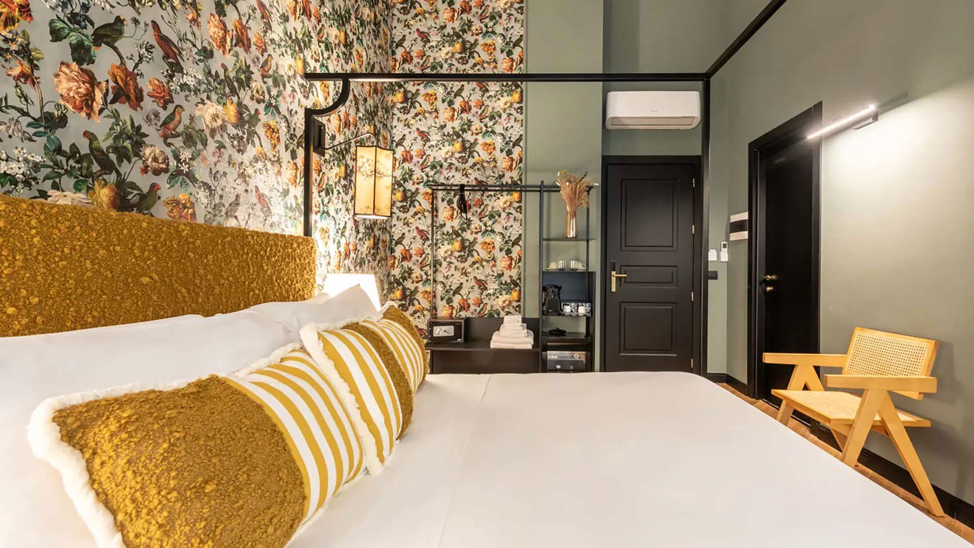 Design guesthouse in Piazza Castello Milan 4