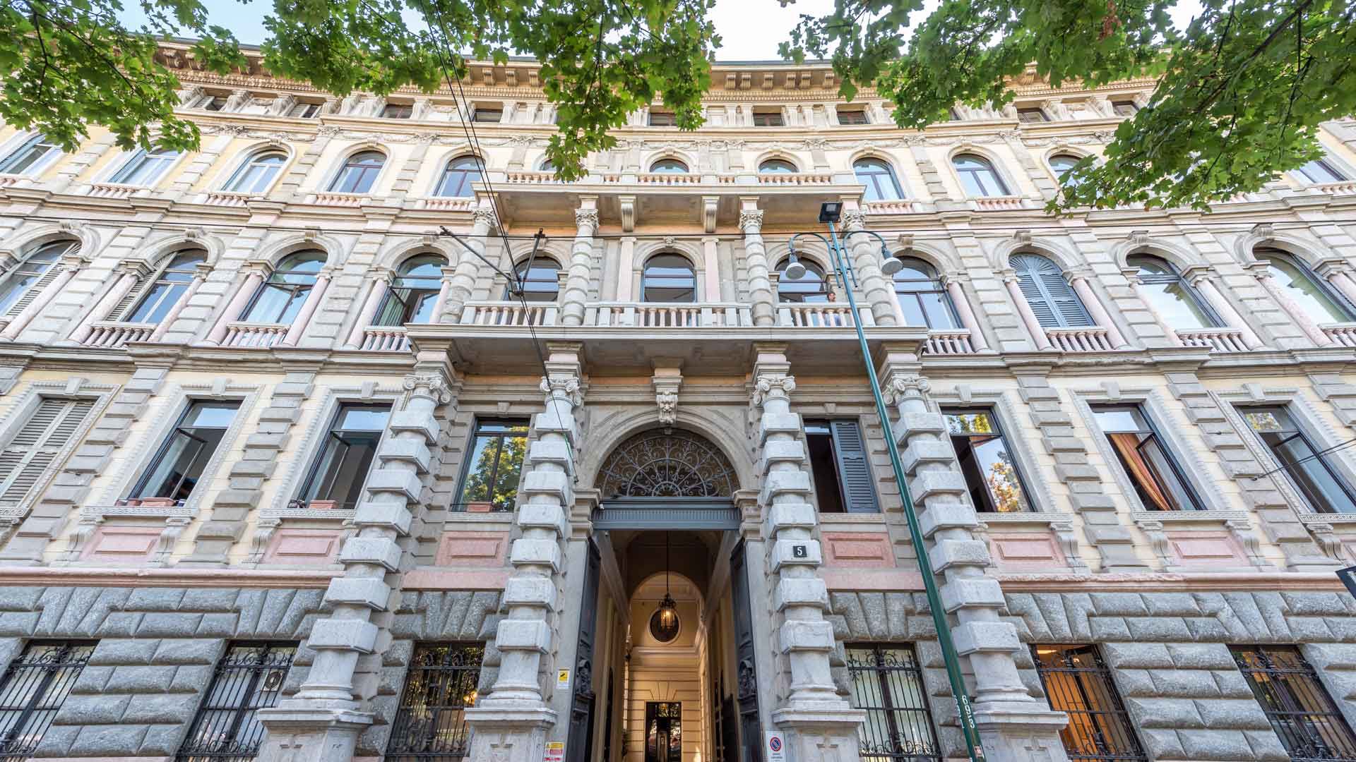 Design guesthouse in Piazza Castello Milan 5