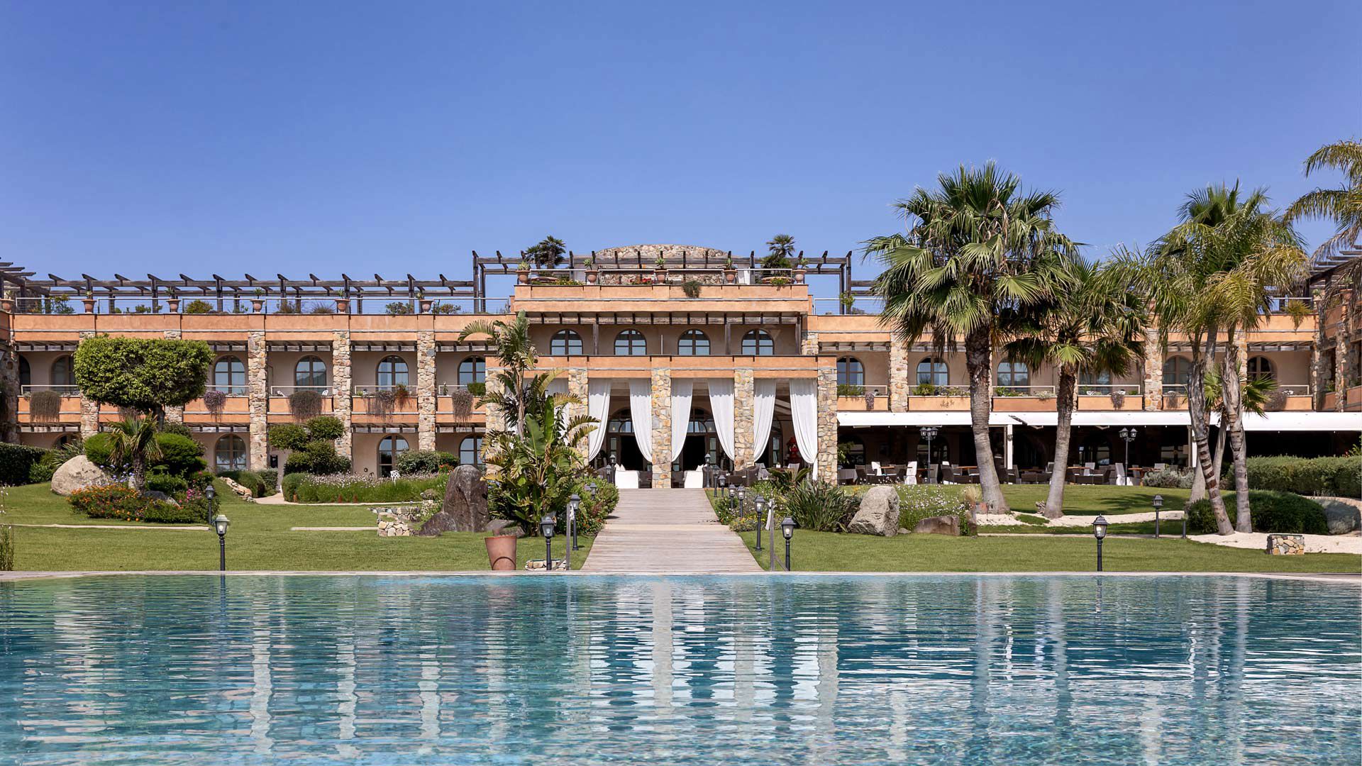 Hotels 9