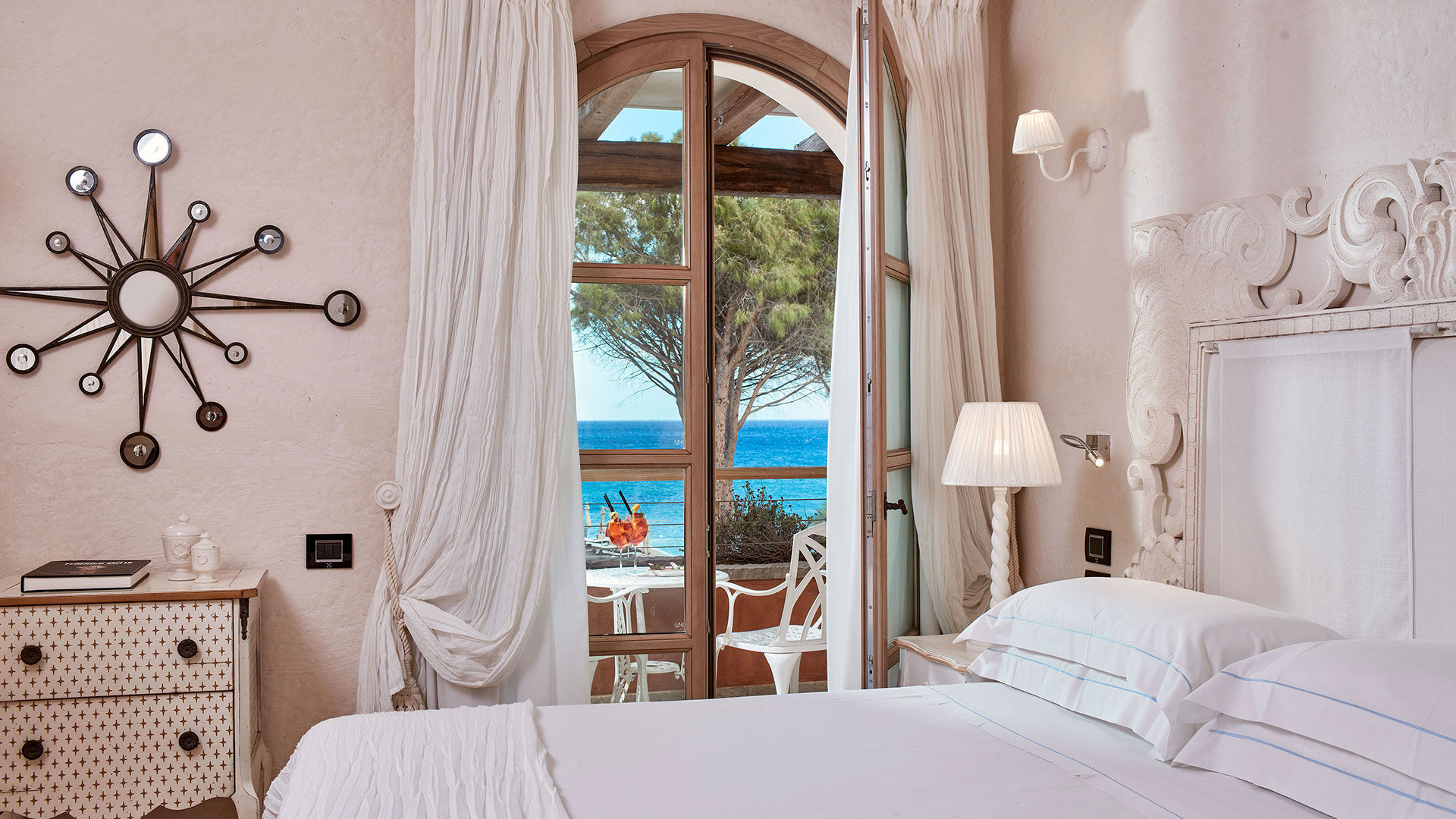 Rooms & Suite 10 Rooms & Suite 10