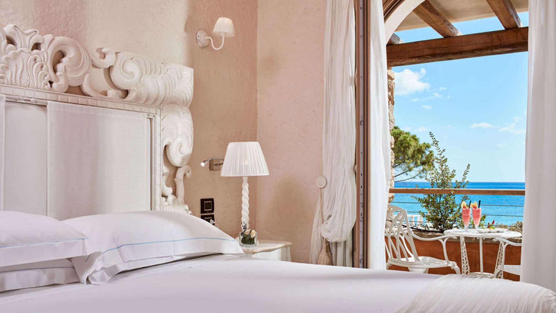 Rooms & Suite 12 Rooms & Suite 12