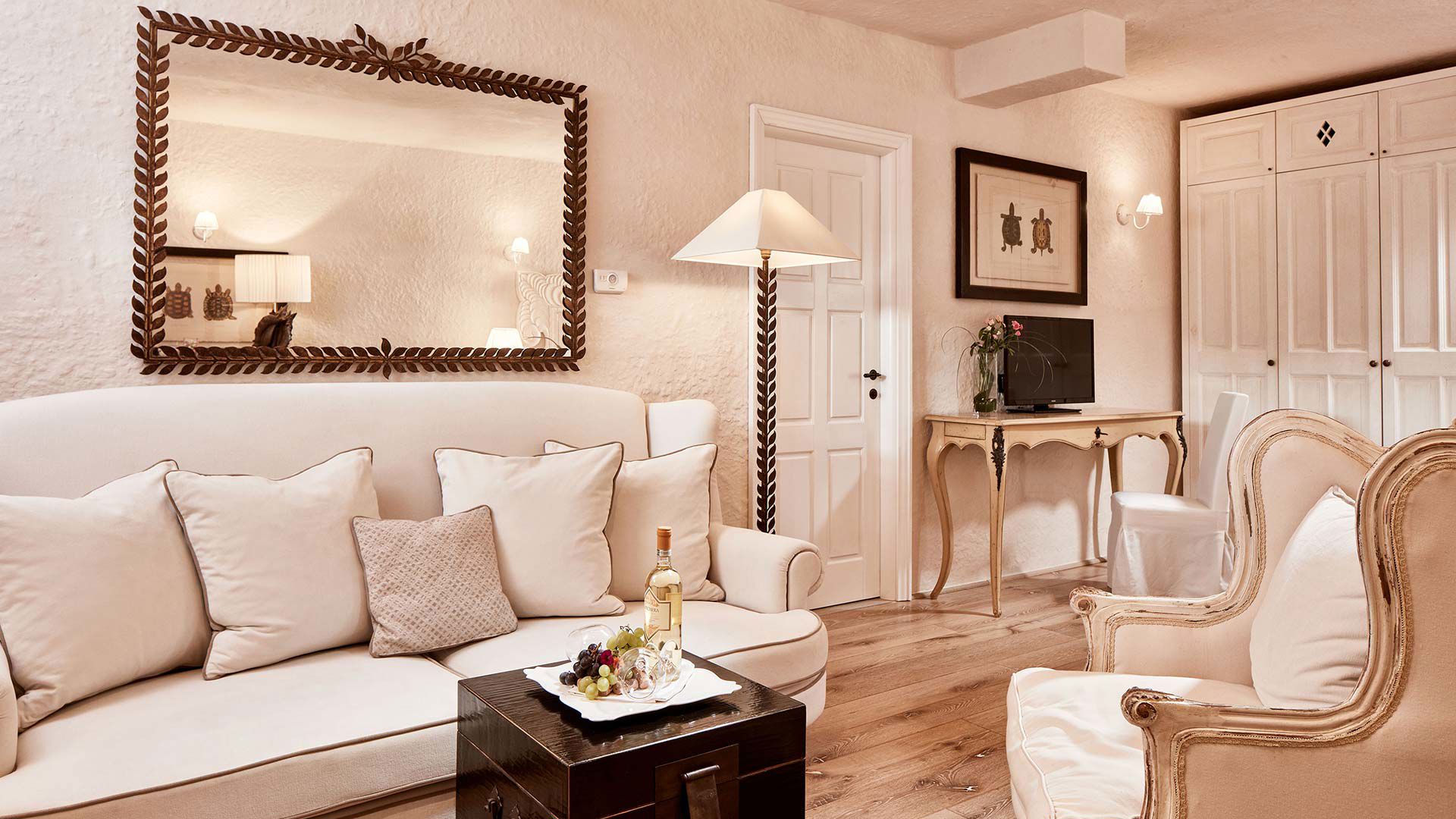 Rooms & Suite 13 Rooms & Suite 13