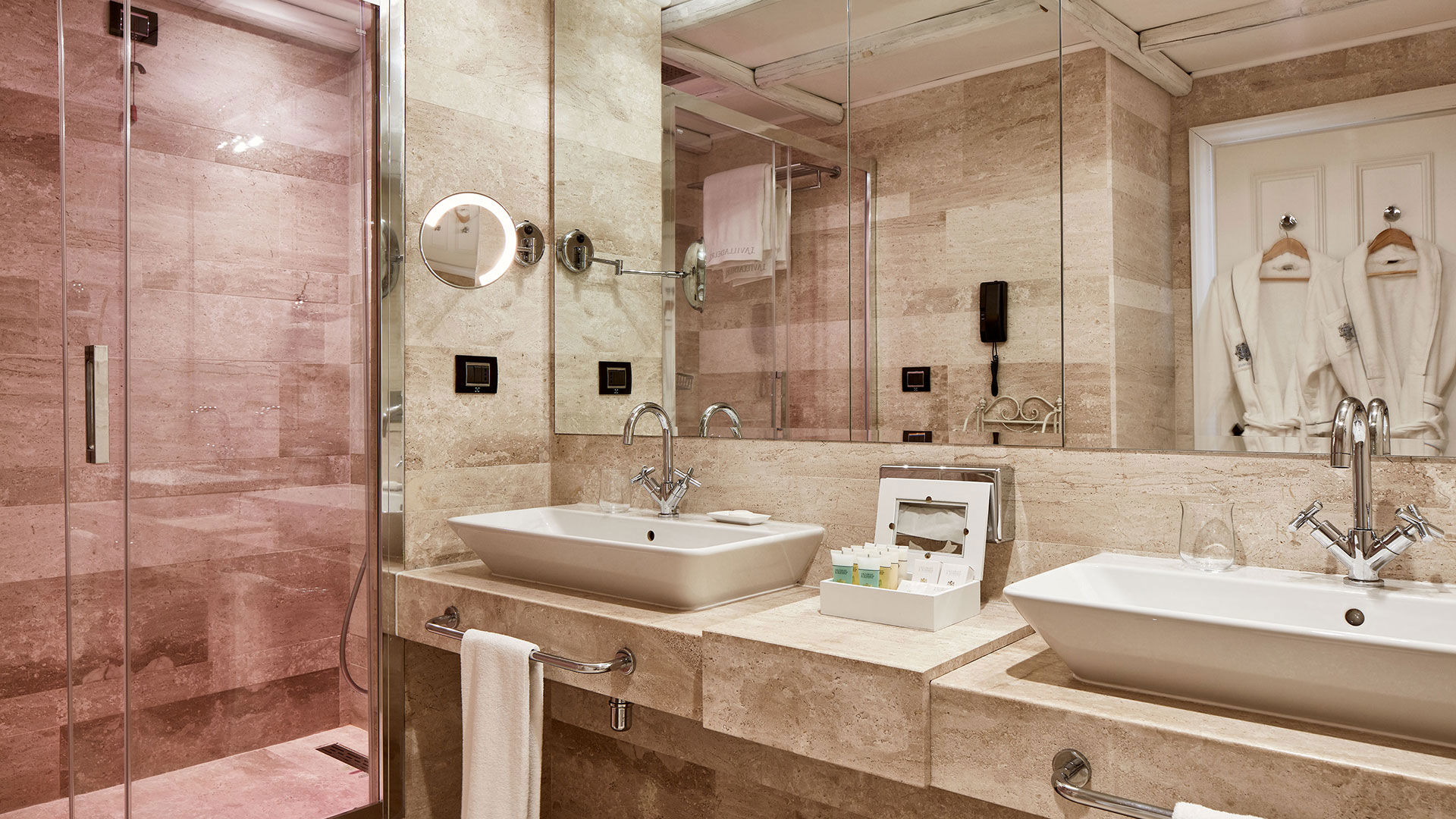 Deluxe Seafront 9 Deluxe Seafront 9