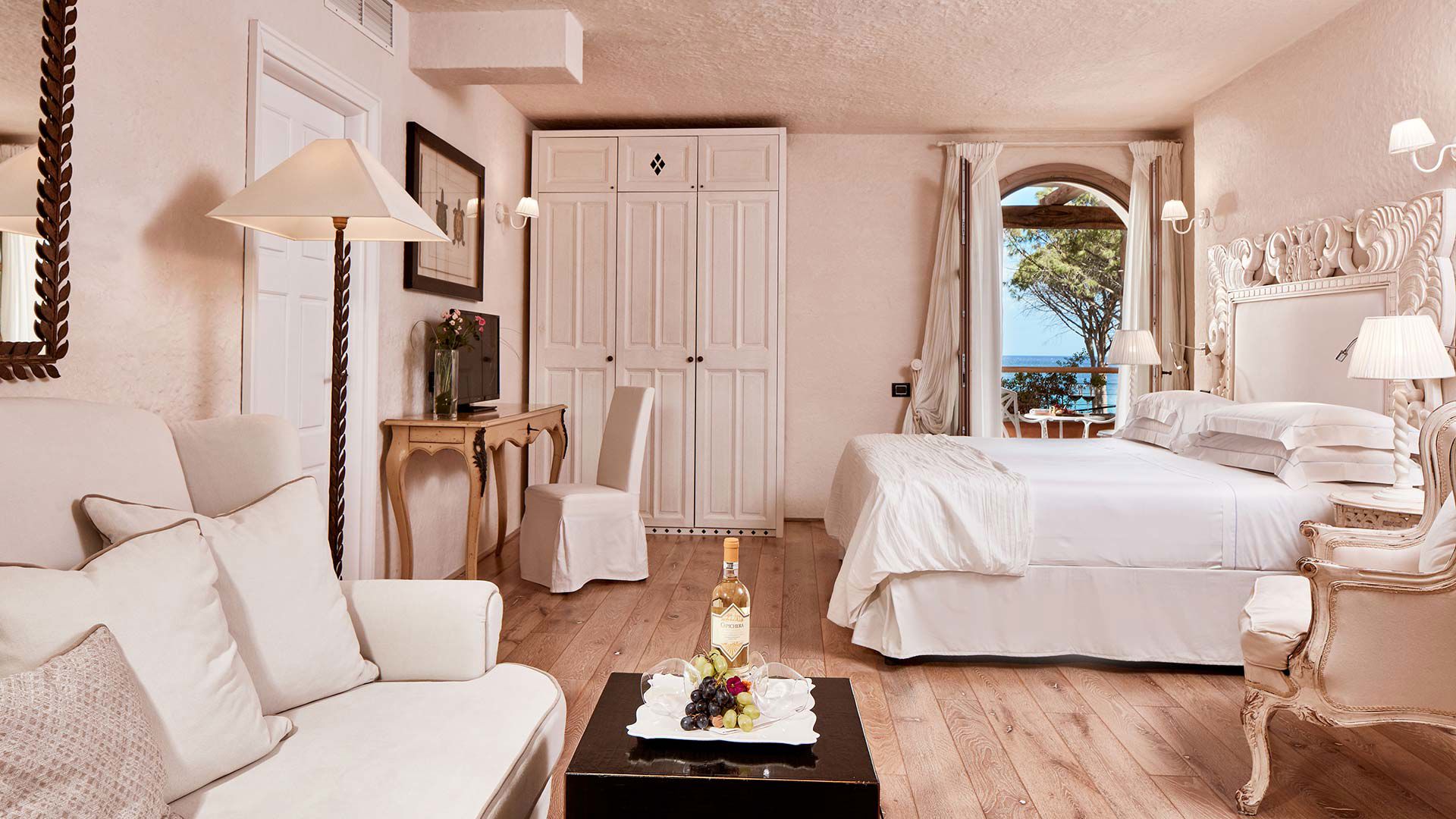 Rooms & Suite 14