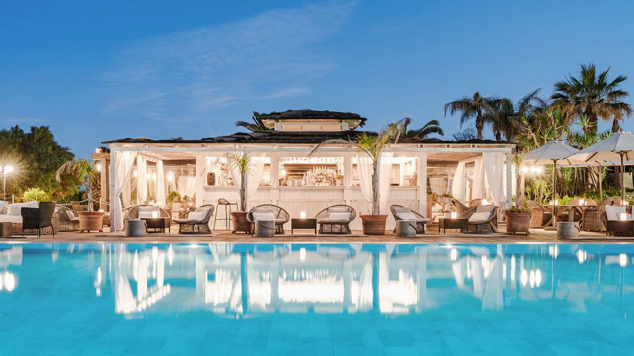 Discover the Infinity Pool Bar at La Villa del Re in Costa Rei