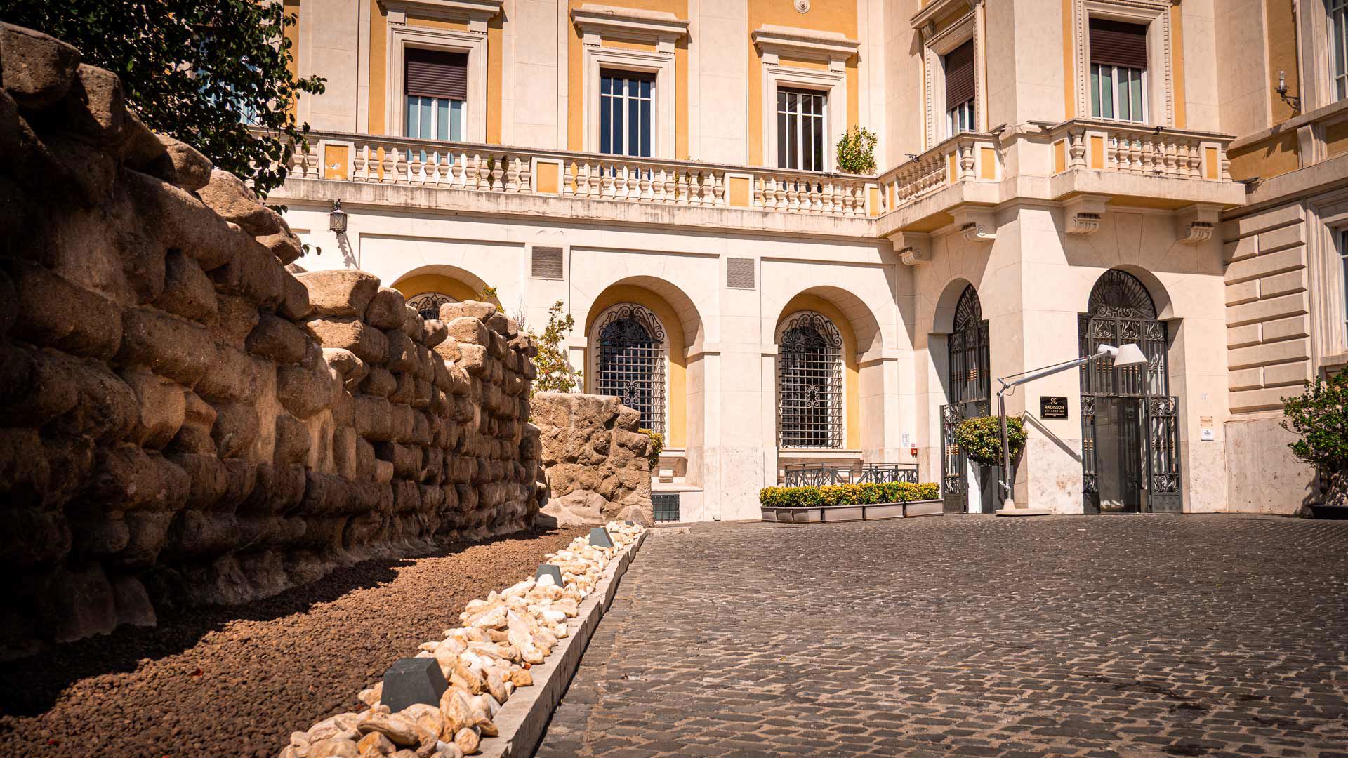 Le Mura Serviane nel giardino di Palazzo Montemartini 367