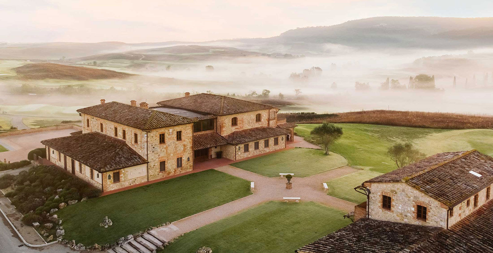 Golf resort in Tuscany 9