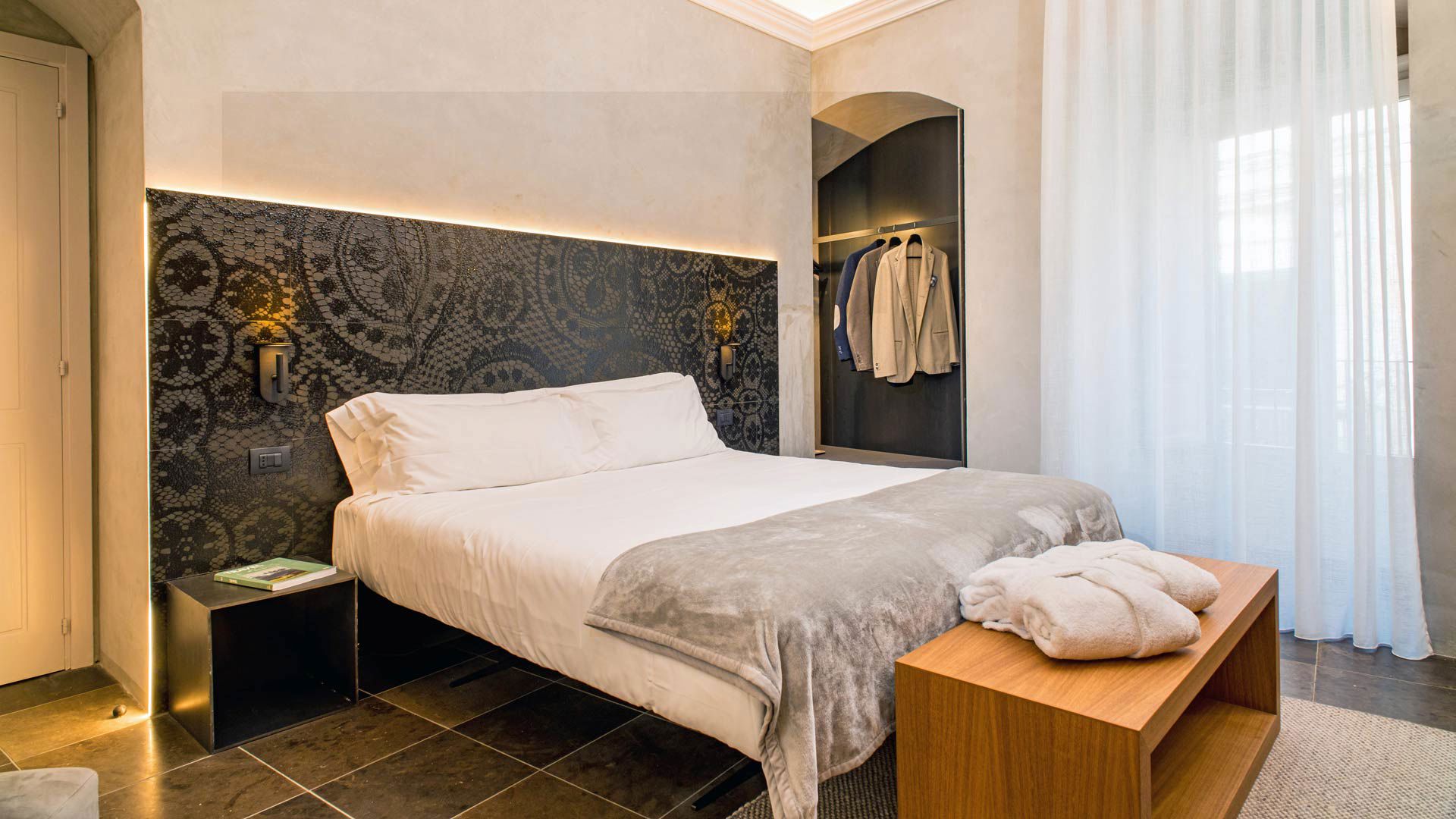 The seduction of colours: blue and green 1