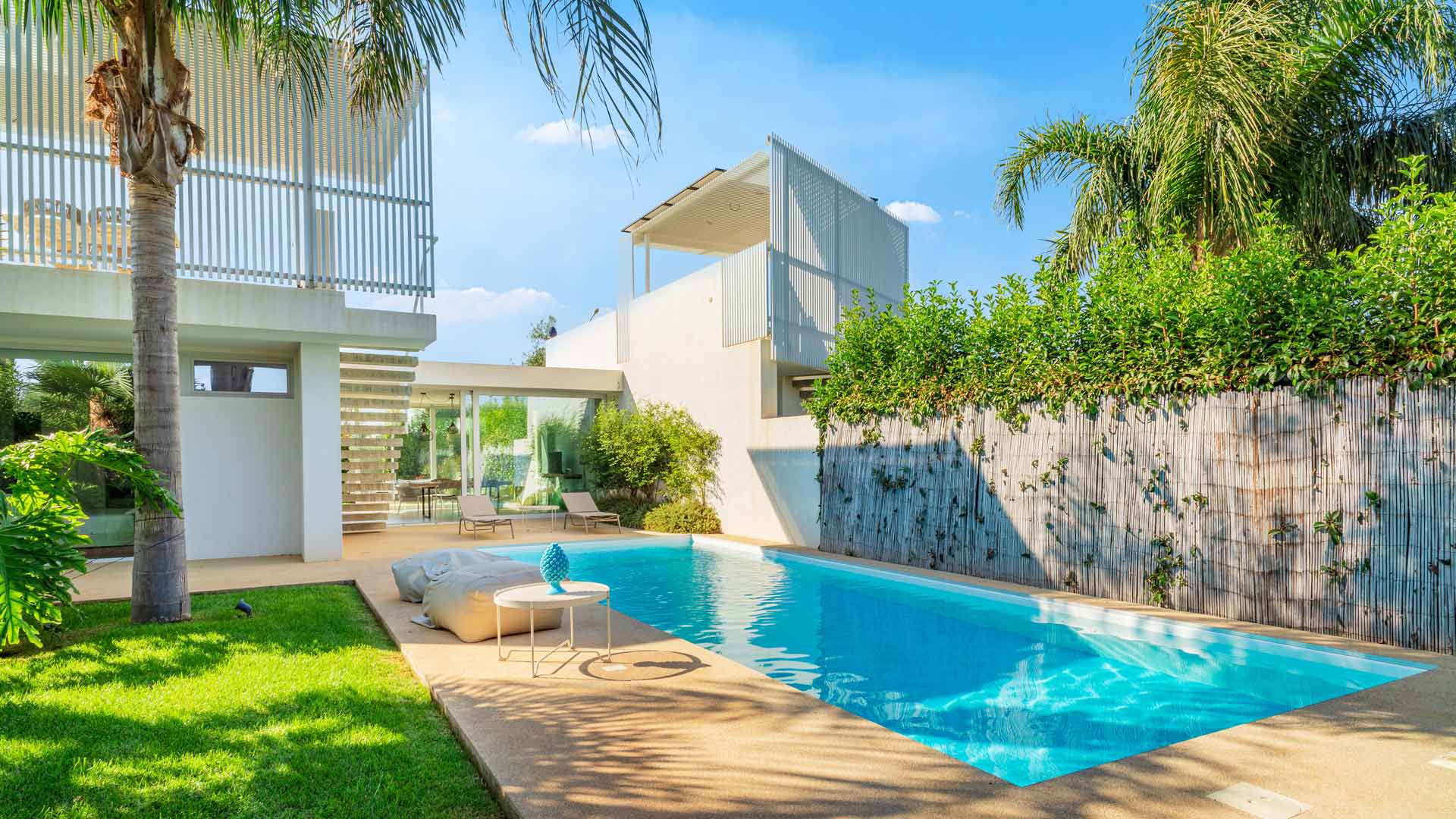 Seven independent villas with a modern and contemporary design 6