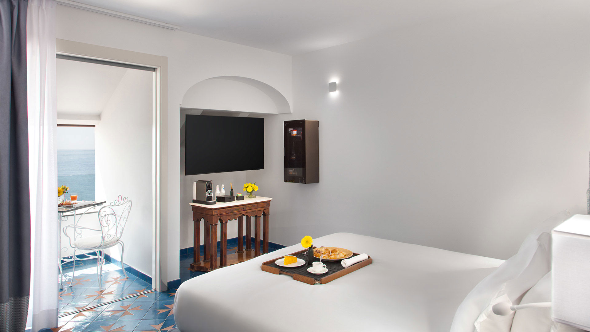 Premium Deluxe Sea View Room 6