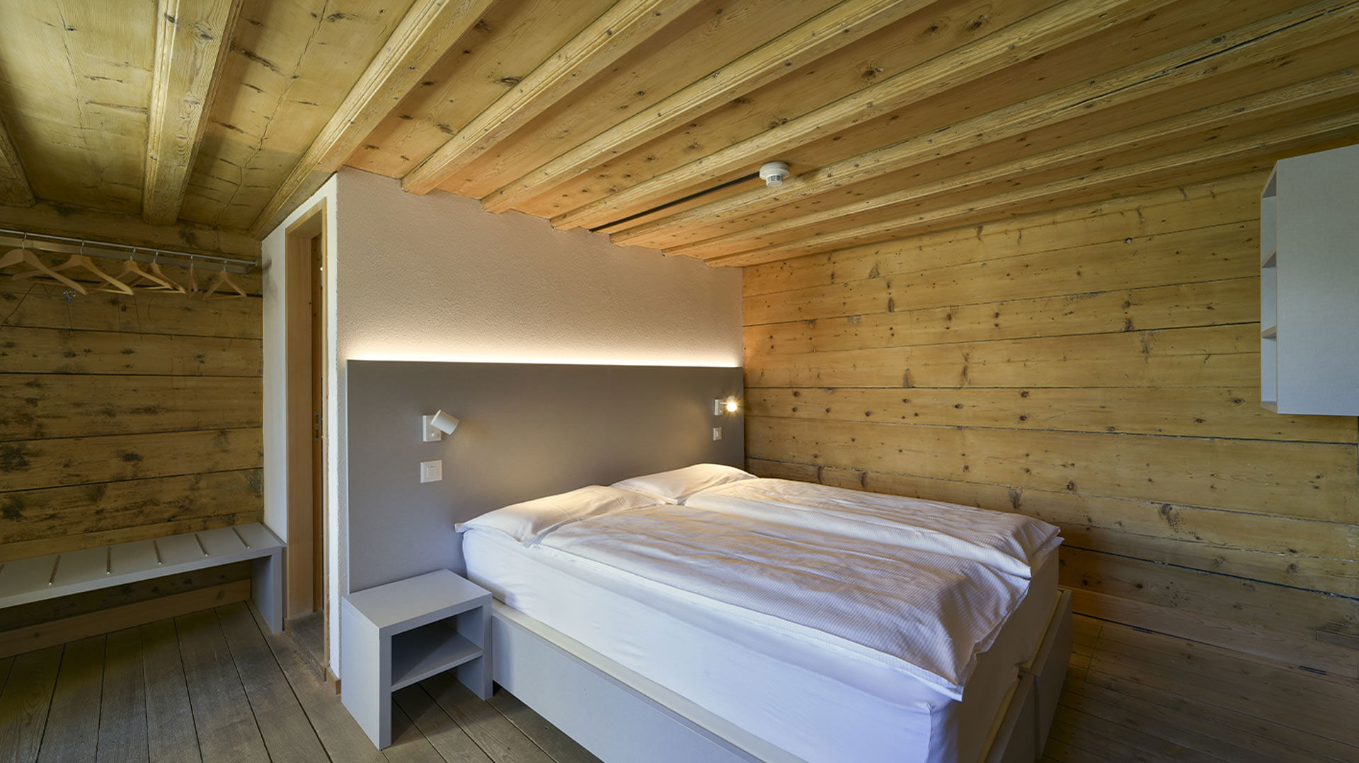 Vintage Double Room 4