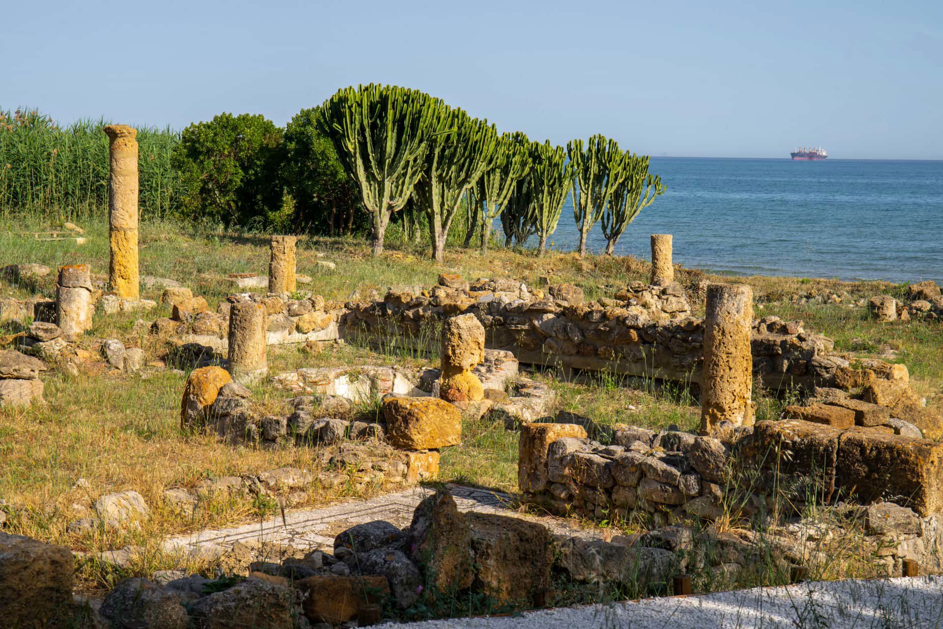 Discover the remains of the ancient Villa from which the hotel takes its name 4