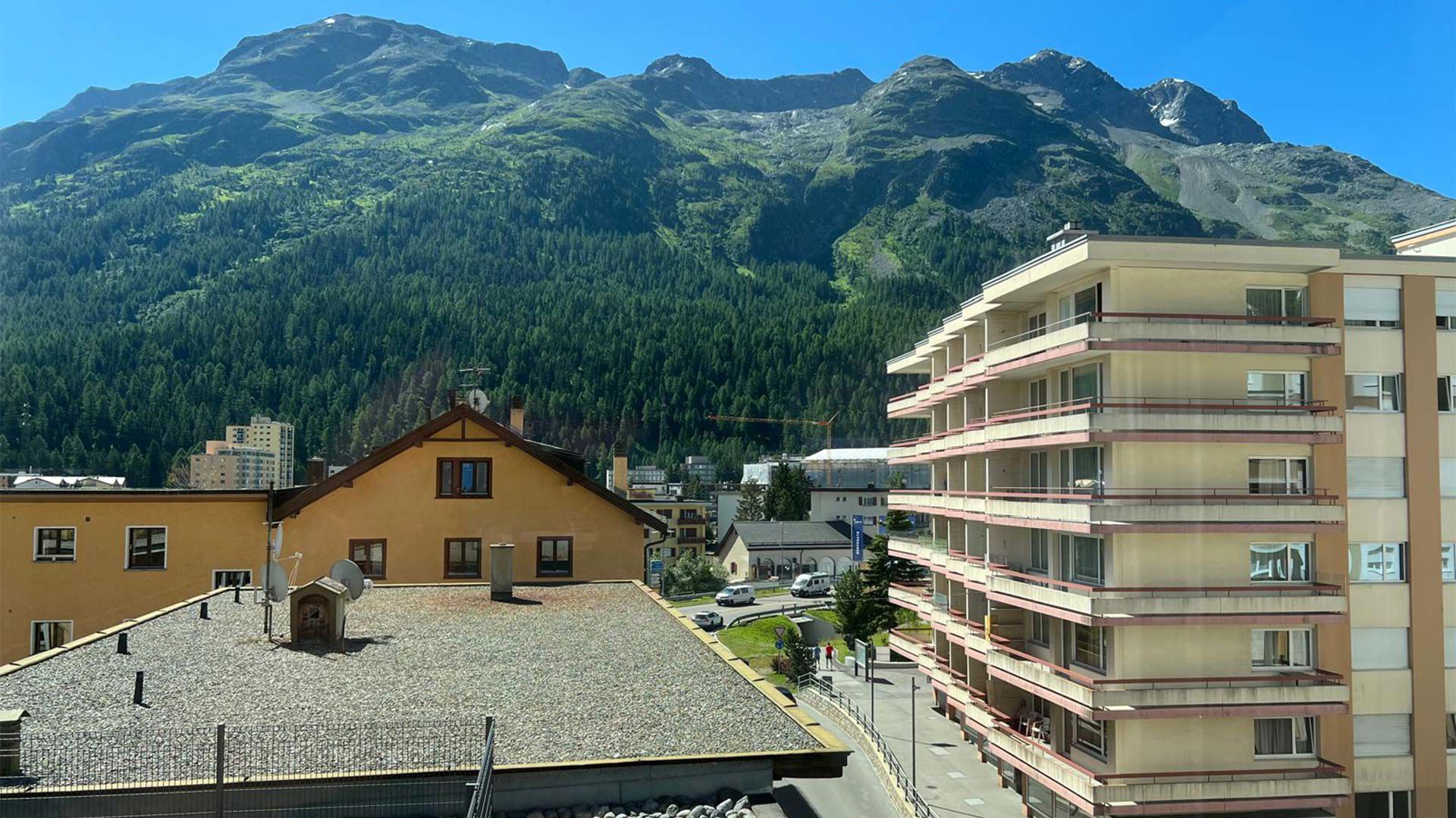 Classic Two-Room Apartment Piz Roseg 4