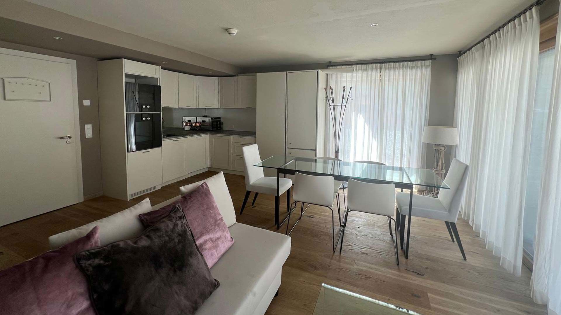 Classic Two-Room Apartment Piz Roseg 3