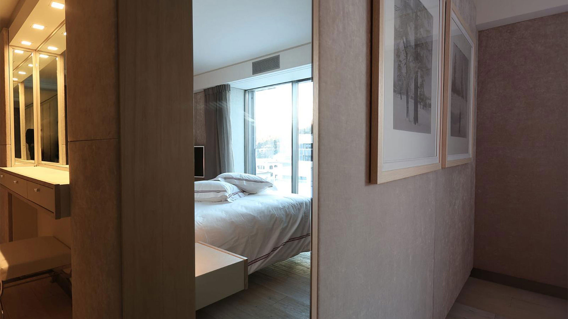 Deluxe-Plus Three-Room Apartment Piz Saluver 6