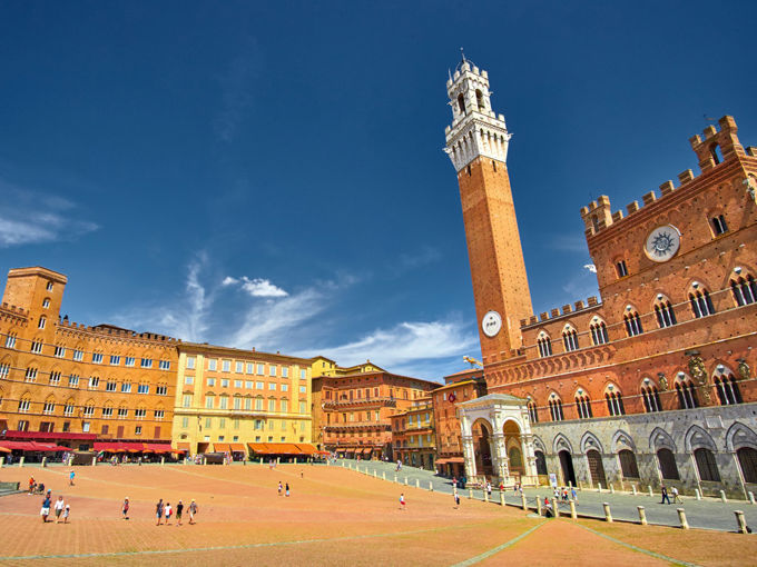 Start your tour of the cities of Tuscany from Palazzo San Lorenzo