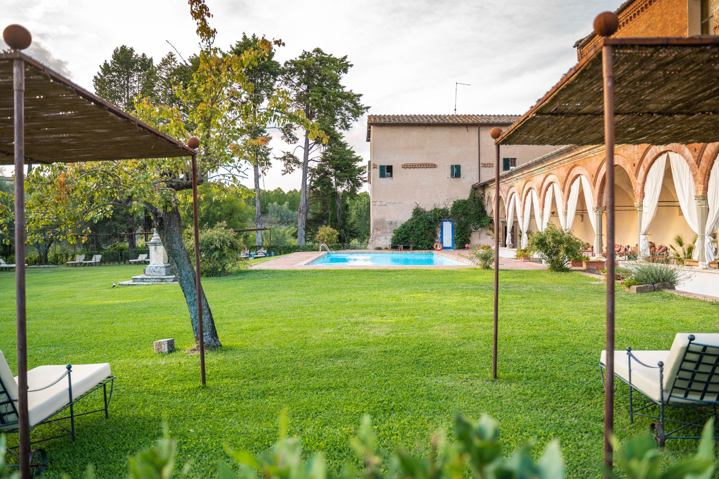A boutique hotel with a familiar touch, hidden in the Tuscan countryside. 24