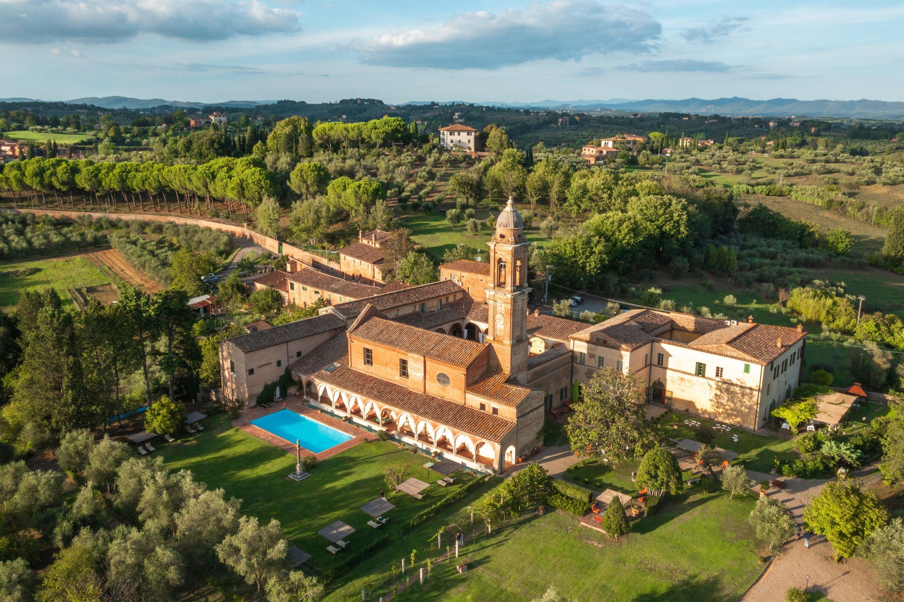 A boutique hotel with a familiar touch, hidden in the Tuscan countryside. 5