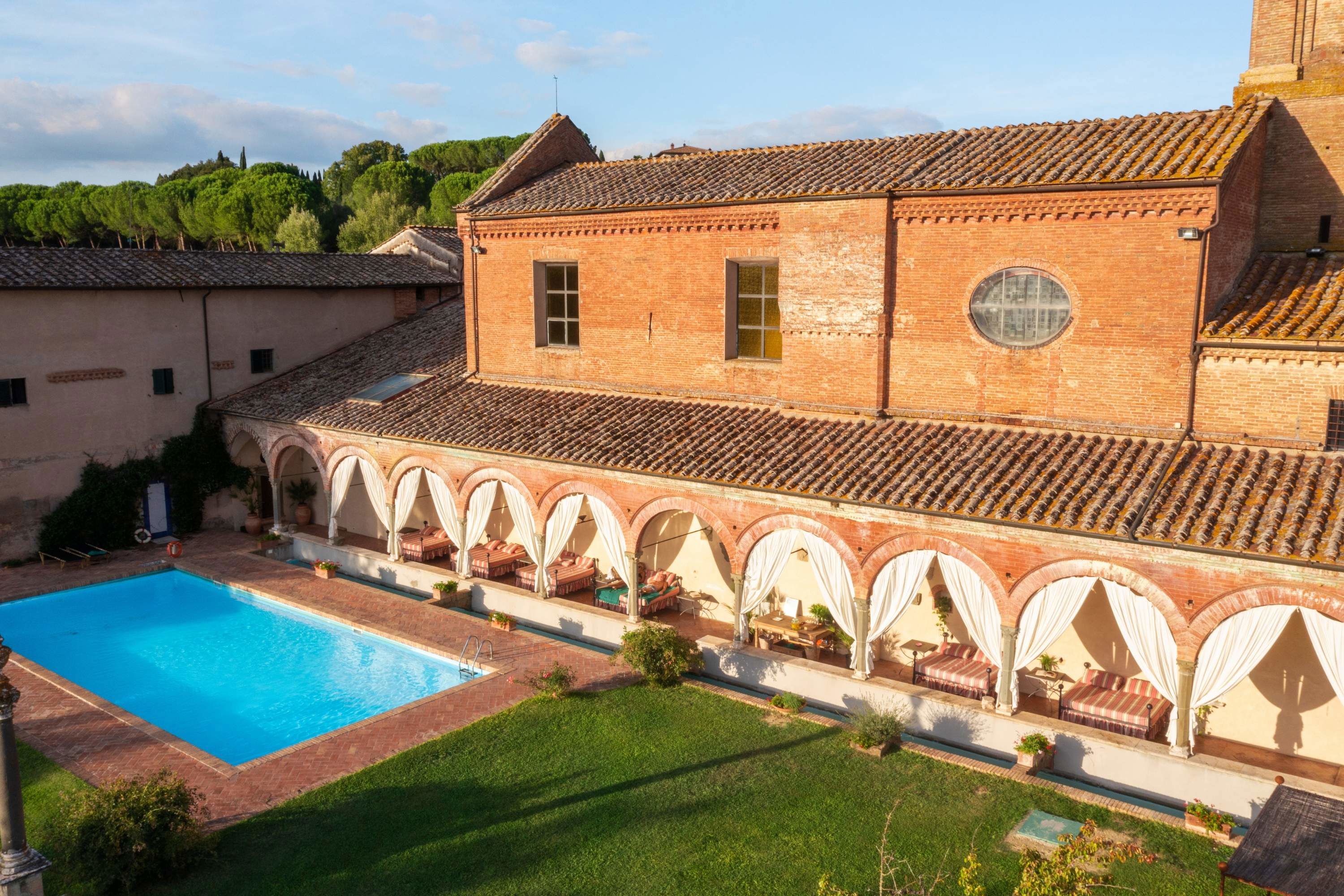 A boutique hotel with a familiar touch, hidden in the Tuscan countryside. 6