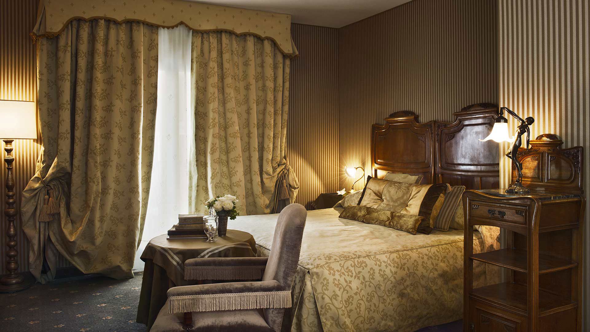 Discover The Typical Venetian Rooms And Suites Of The Metropole Hotel   1920 JSCanale Copertina 