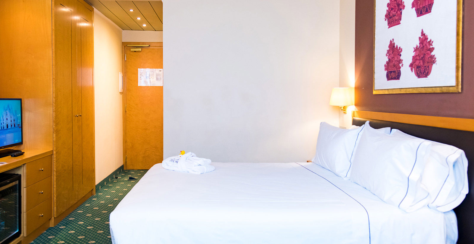 Rooms & Suites 8