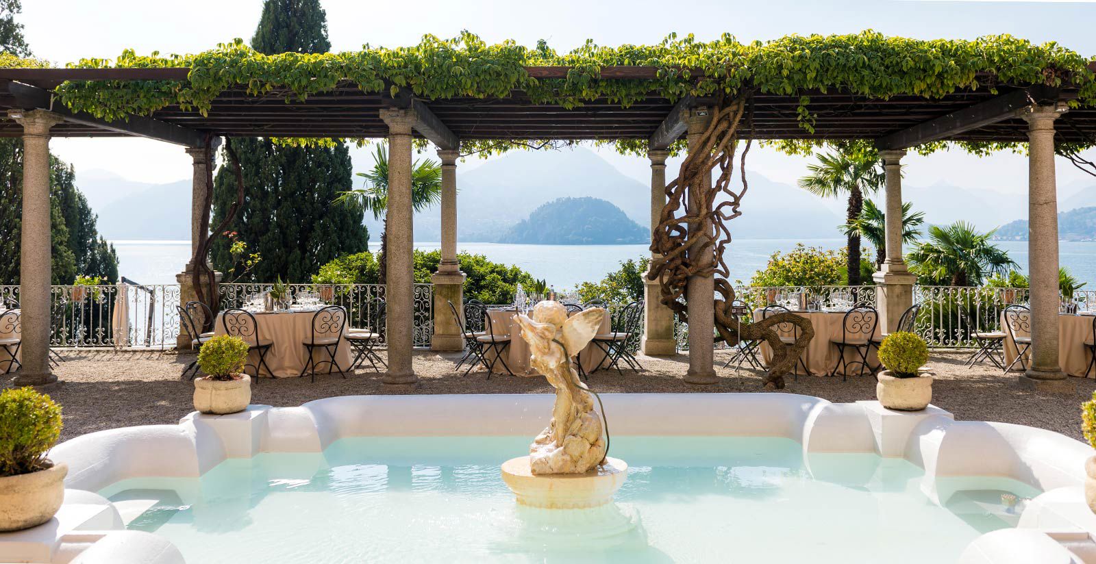Hotel with botanical gardens on Lake Como 6
