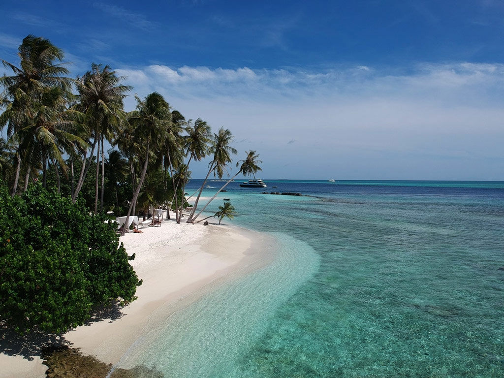 Why go local over luxury when visiting the Maldives? 3