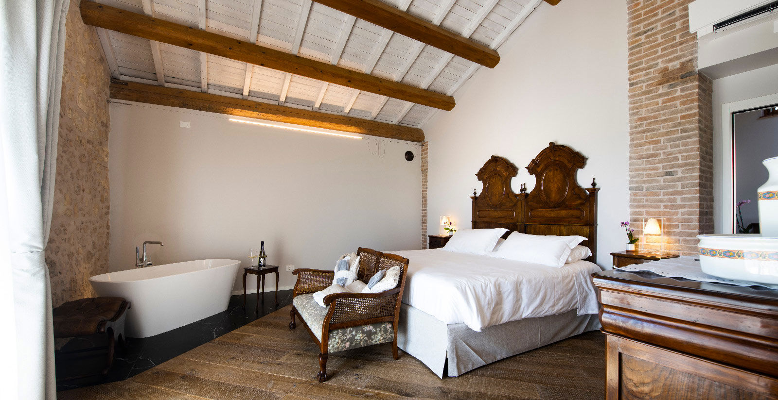 Magari Suite mit badewanne und balkon 4 Magari Suite mit badewanne und balkon 4