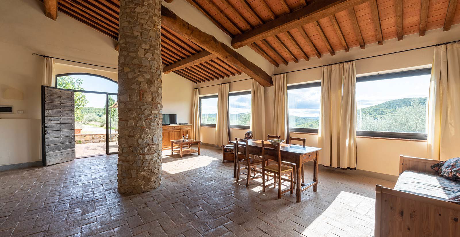 Bi level apartment in the village Holidays at Castello di Meleto