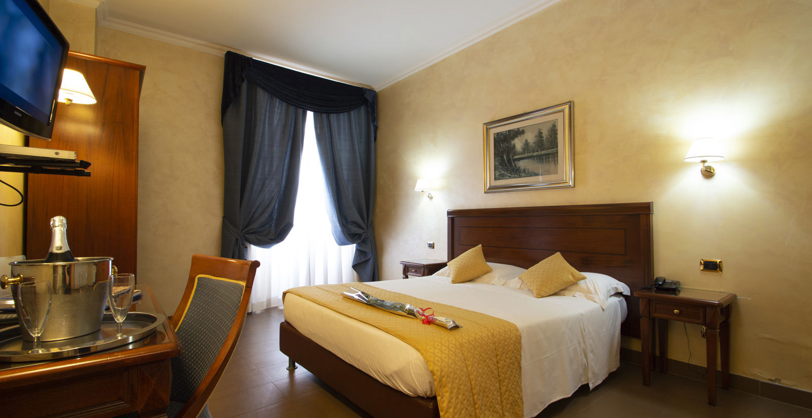 Deluxe with Jacuzzi 6